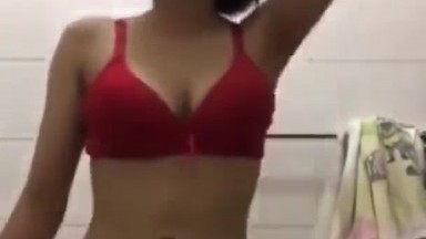 Niken SMA Bugil Dikamar Mandi.mp4