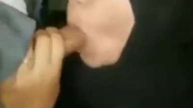Bokep_Indo-Crot_DiMulut_ABG_jilbab_hitam.mp4