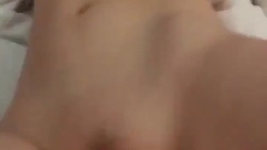 Colok_Memek_ABG_bahenol_ampe_Squirting.mp4