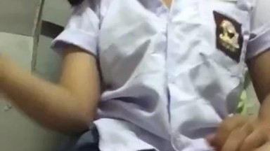 Putri_ABG_SMA_Colmek_msh_pake_seragam.mp4