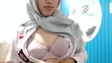 ABG_SMA_Hijab_Sange_Telanjang.mp4