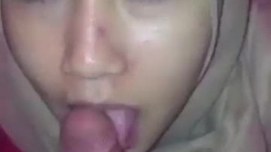 Ngentot Nova Jilbab Lugu Penurut