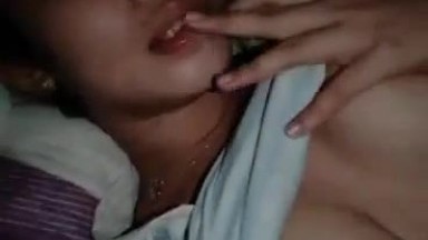 Sherly lagi sange dikegelapan malam