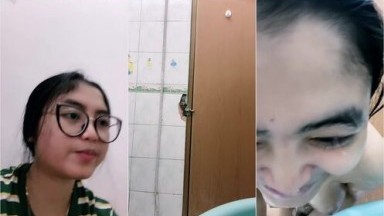 Bokep Yolla Toge Berkacamata Bugil Ngangkang - Bokepsin