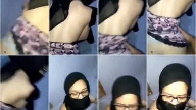 Bokep Cewe Hijab Doggy Pegang Motor- Bokepsin