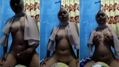 Video Bokep ABG Hijabers SMA Main Pake Guling - Avtub Bokep